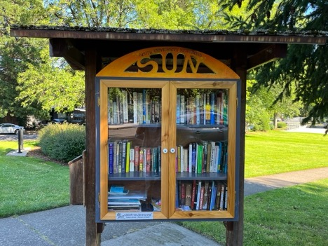 
image of a 
Little Free 
Library